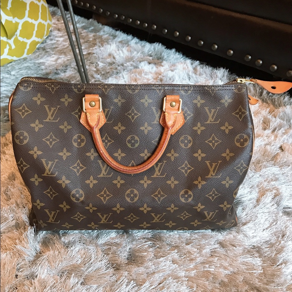 Louis Vuitton Speedy 35